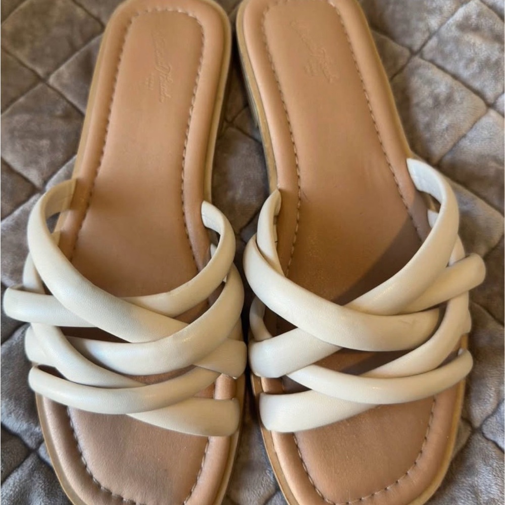 Universal Thread Ivory Braided Strap Slide Sandals